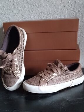 Michael Kors Girls Low Canvas Tennis Shoes Sz 2 Euro 33 Kids Sneakers